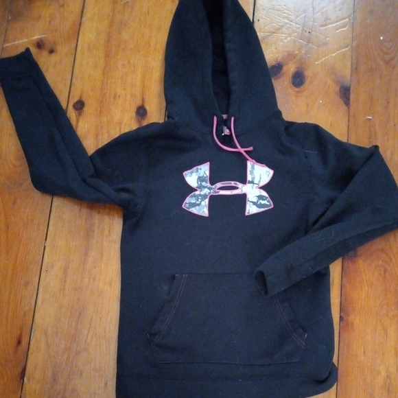 Womens Under Armour Big Camo Logo Hoodie Size Small  Pullover Jacket Bla… - Picture 1 of 5